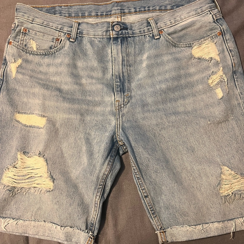 Men’s Levi denim shorts
